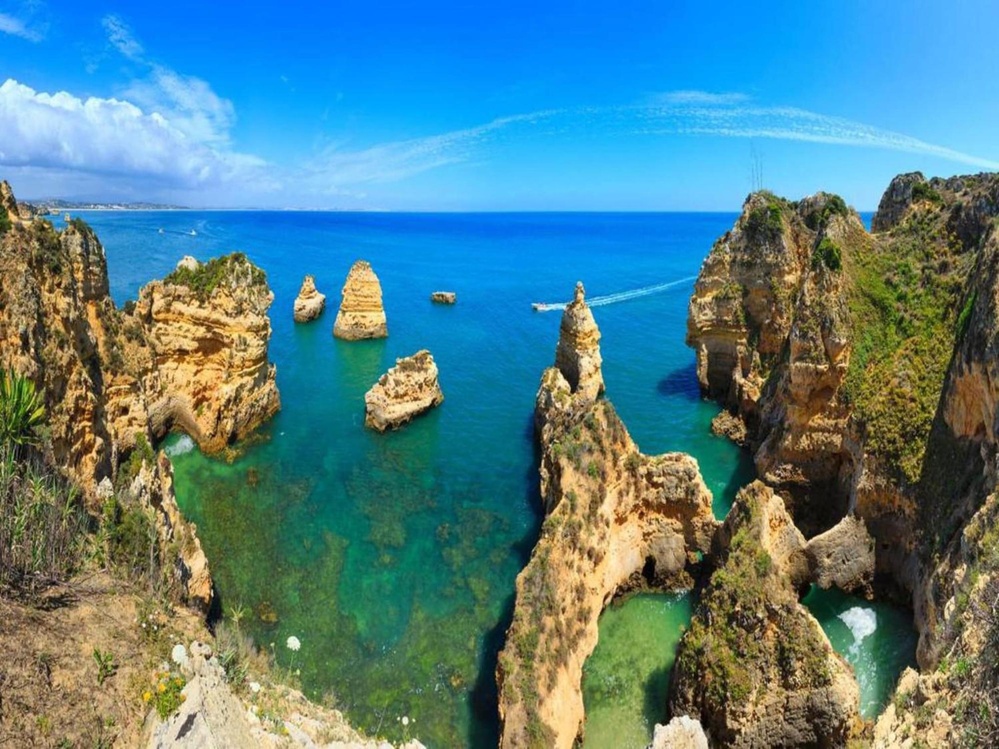 With Views Like The Pool Sea Meia *