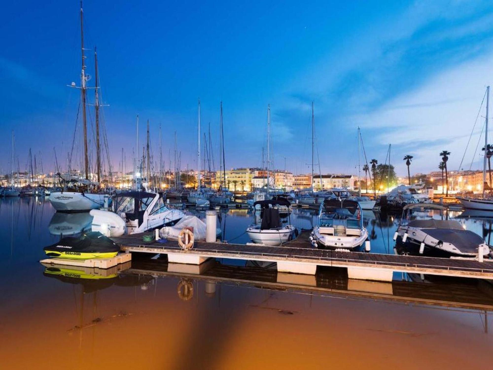 With Views Like The Pool Sea Meia * Lagos